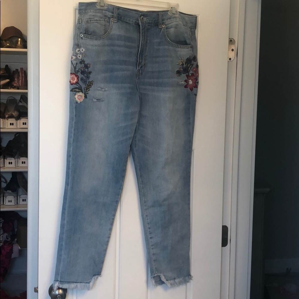 American Eagle embroidered jeans